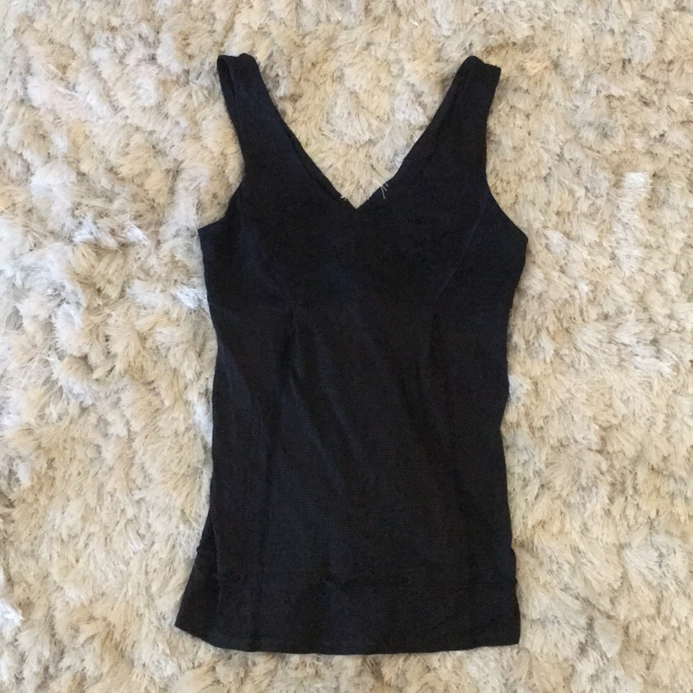 Lululemon size 6 black and pinstripe workout tank